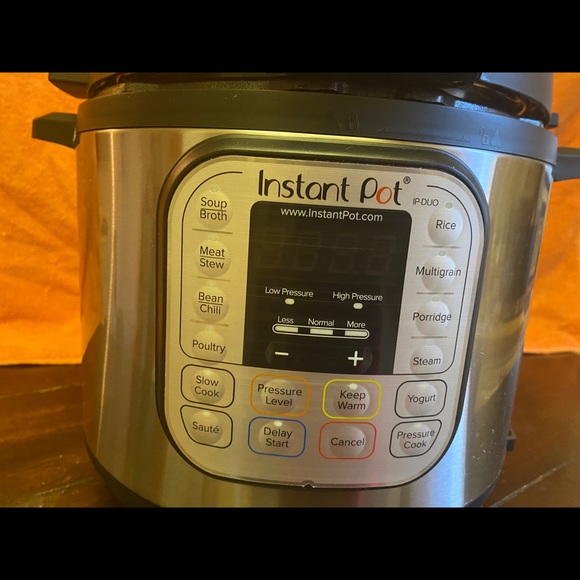 Insta Pot Slow Cooker - Picture 3 of 7